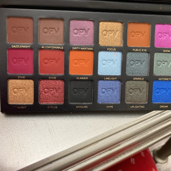 Makeup - Picture 4 of 4